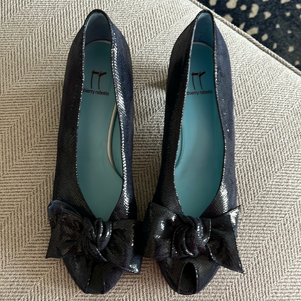 Thierry rabotin navy peep toe with bow pumps Size 41